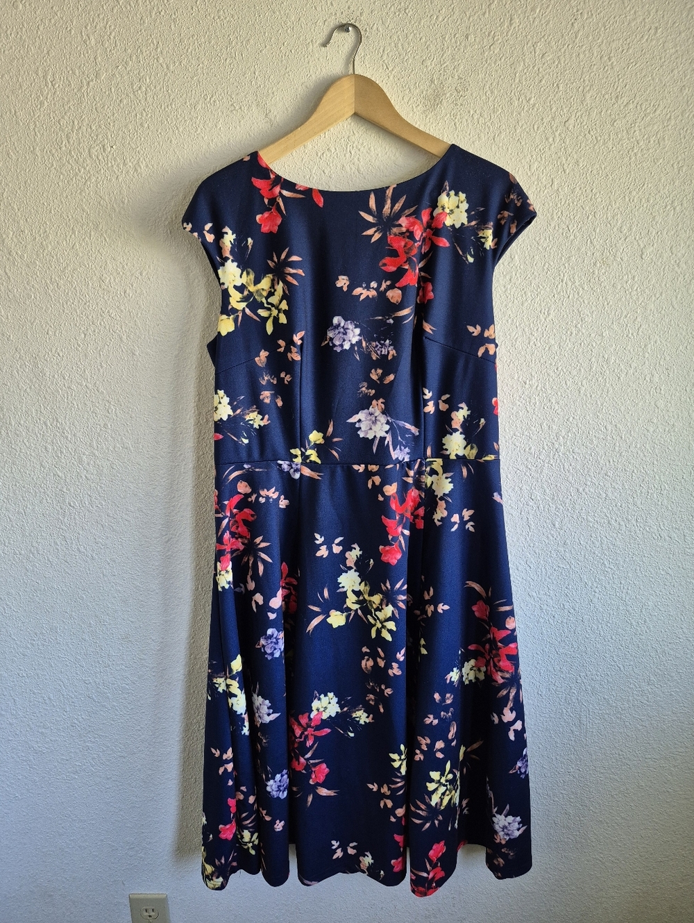 Dress Tells Plus Size Navy Multi Floral Midi Dress Womens Size 2X
